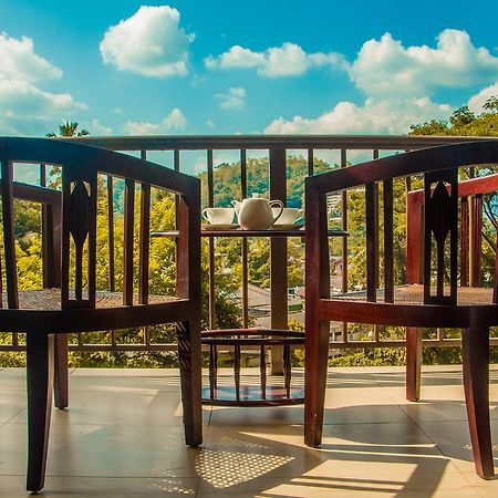 Aronka Homestay Kandy Esterno foto