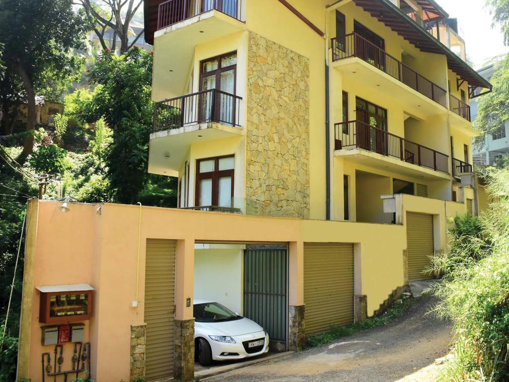 Aronka Homestay Kandy Esterno foto