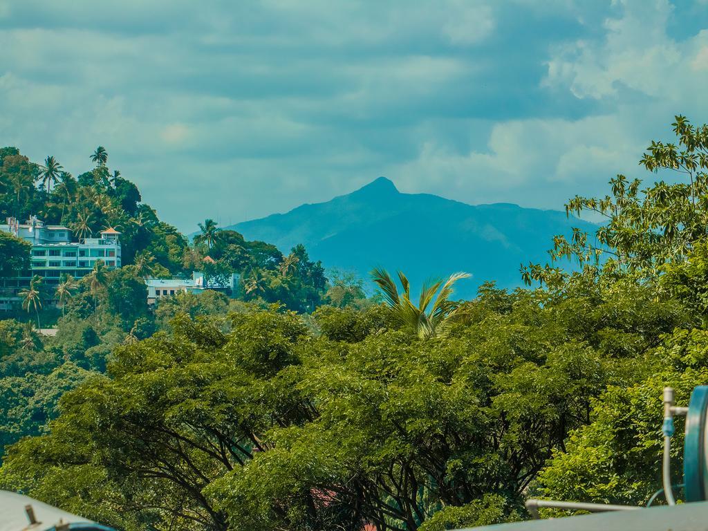 Aronka Homestay Kandy Esterno foto