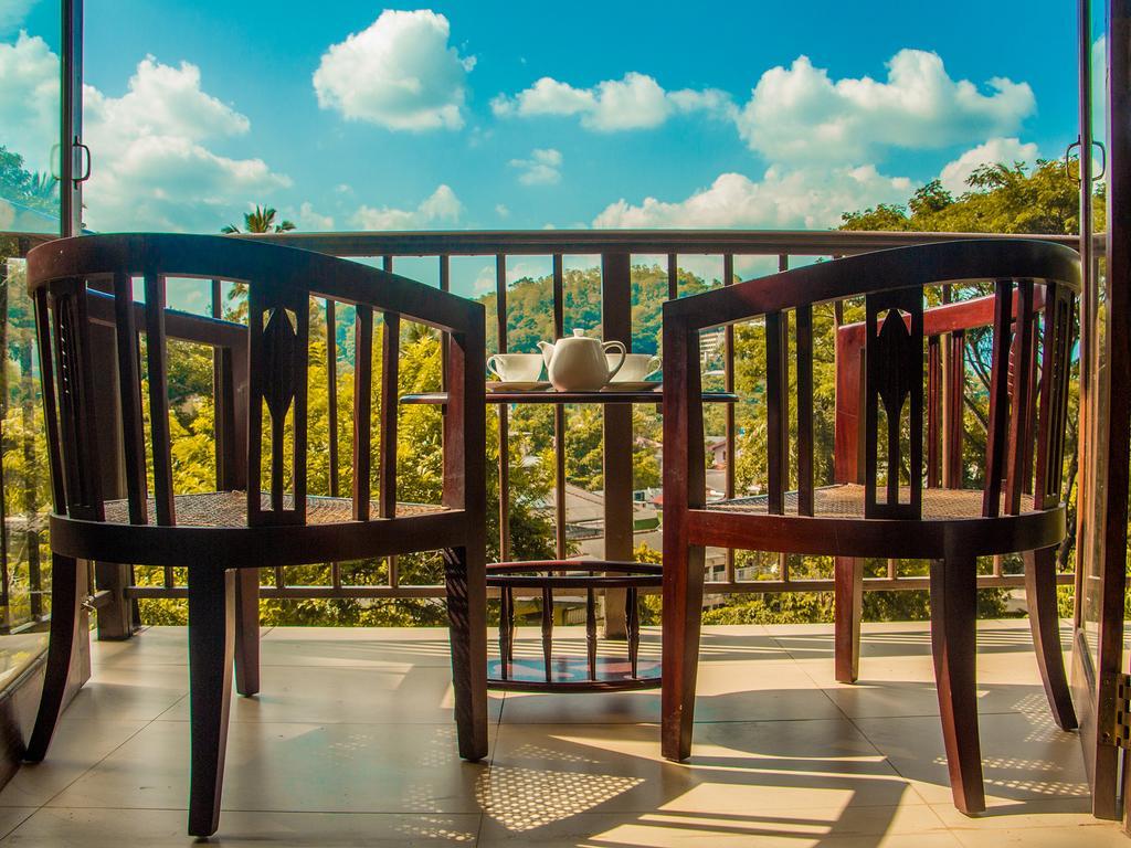 Aronka Homestay Kandy Esterno foto