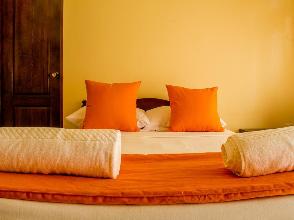 Aronka Homestay Kandy Esterno foto