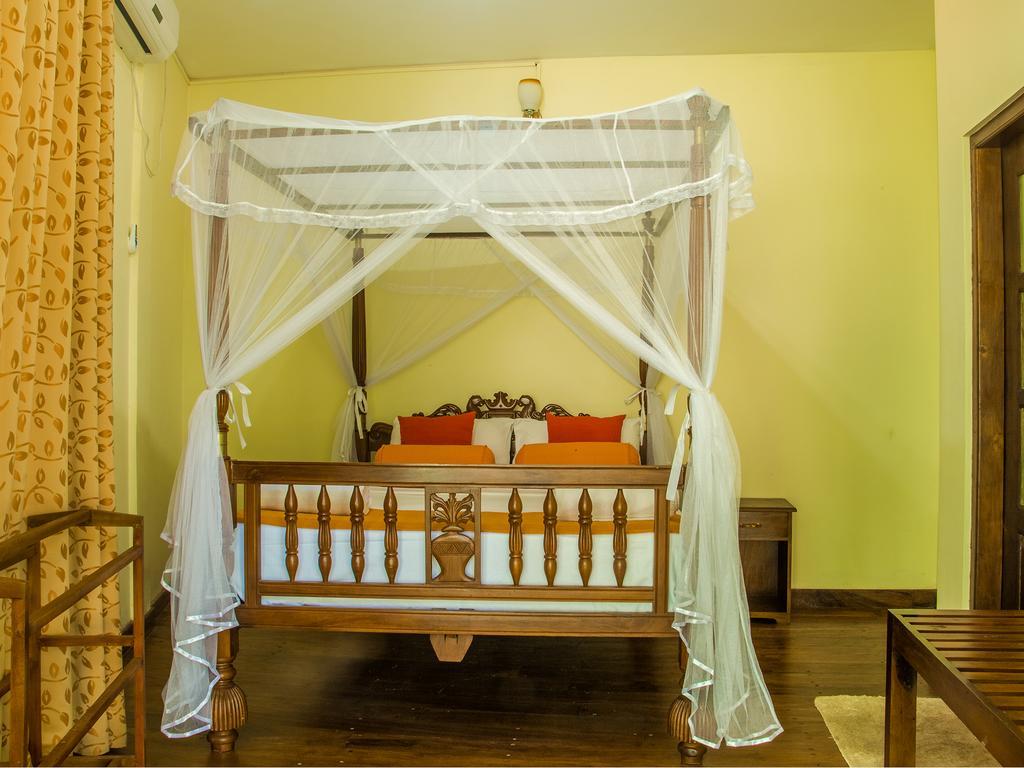 Aronka Homestay Kandy Esterno foto