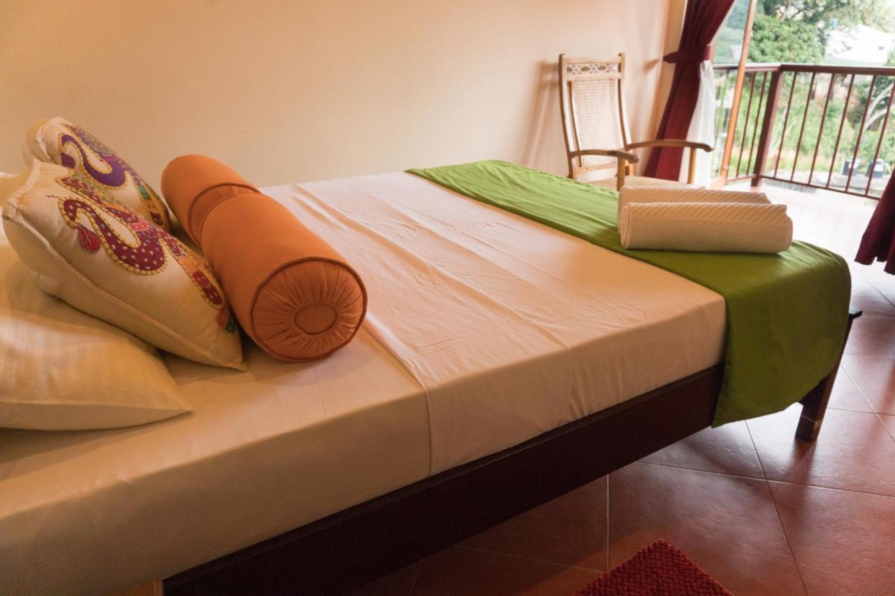 Aronka Homestay Kandy Esterno foto