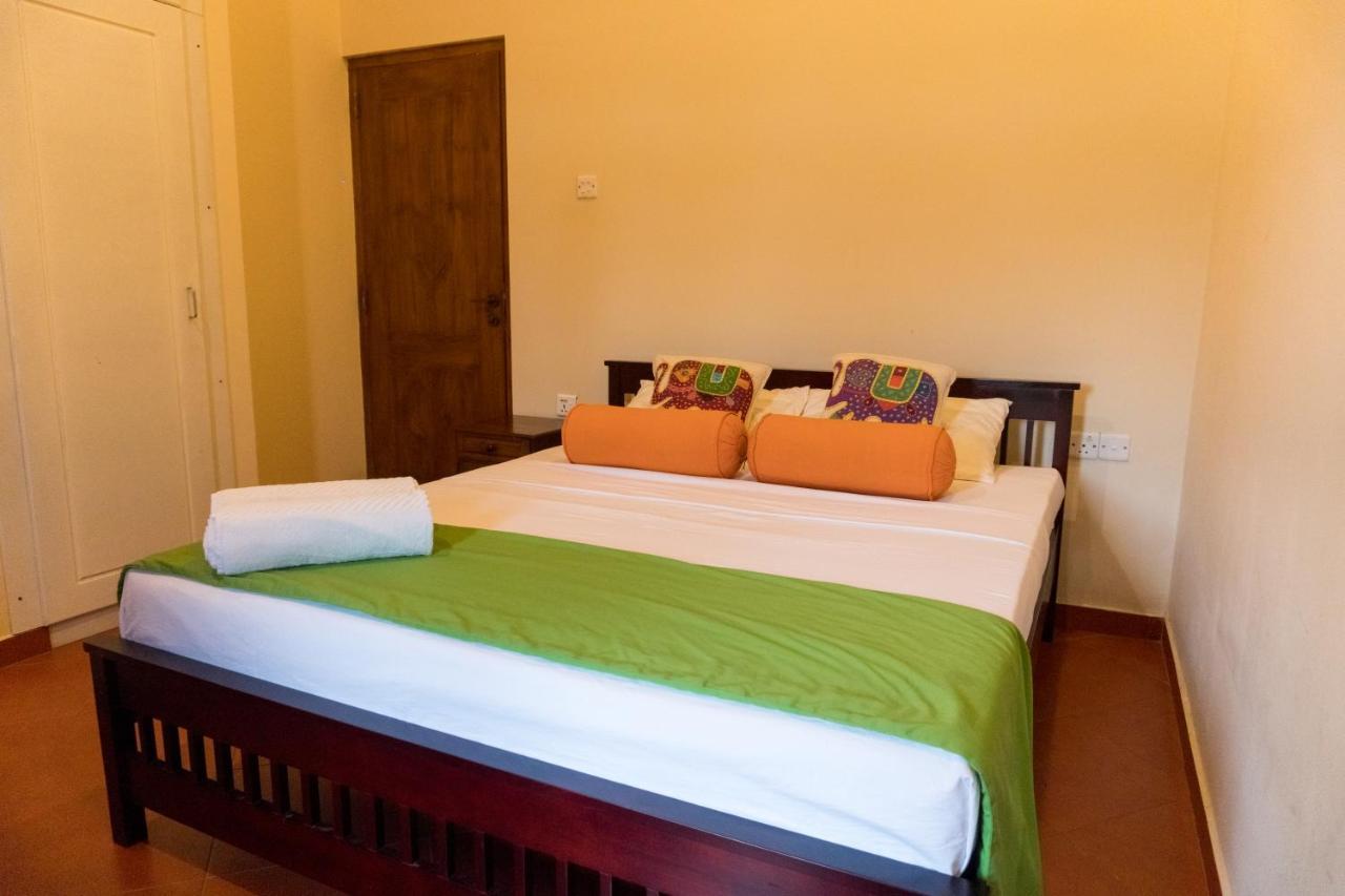 Aronka Homestay Kandy Esterno foto
