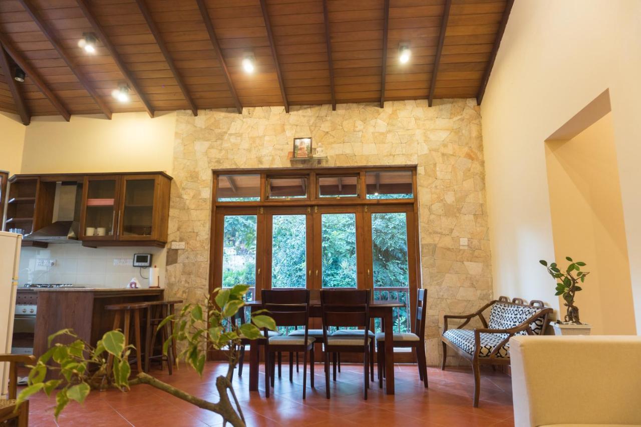 Aronka Homestay Kandy Esterno foto