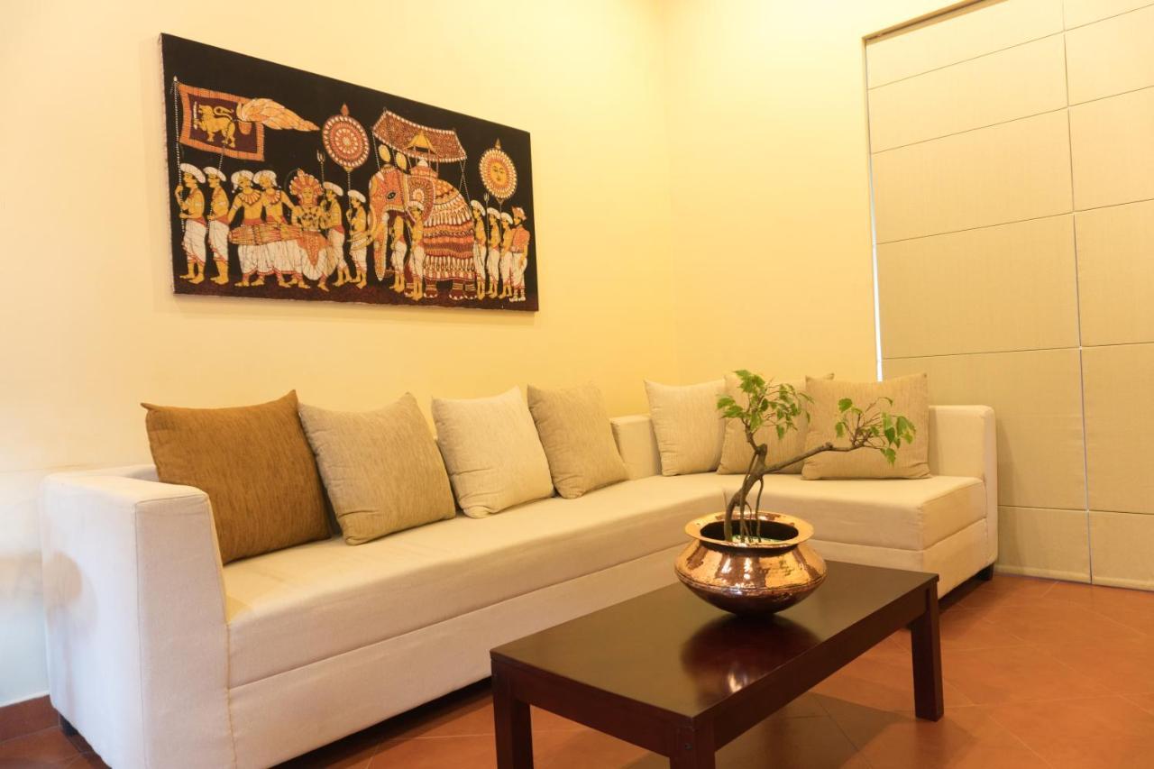 Aronka Homestay Kandy Esterno foto