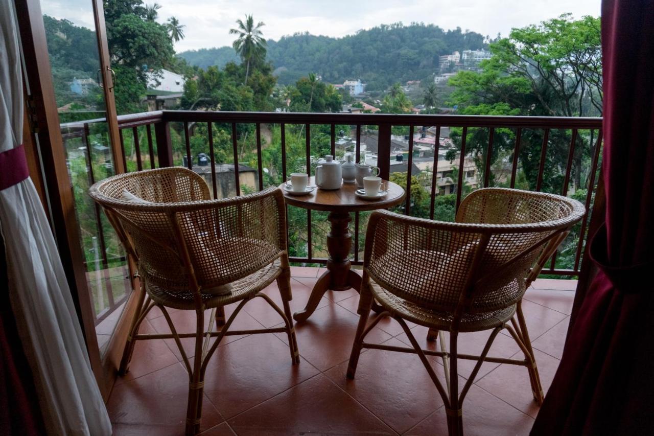 Aronka Homestay Kandy Esterno foto