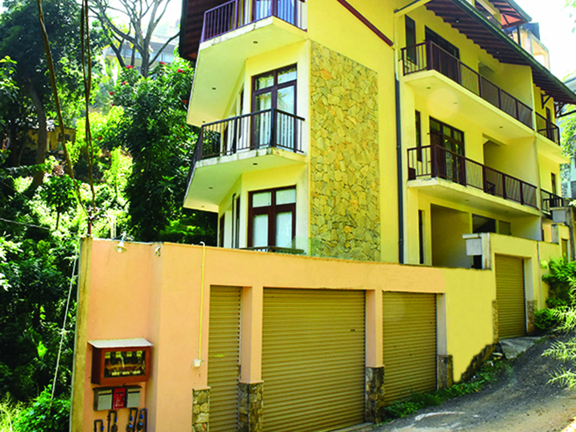 Aronka Homestay Kandy Esterno foto